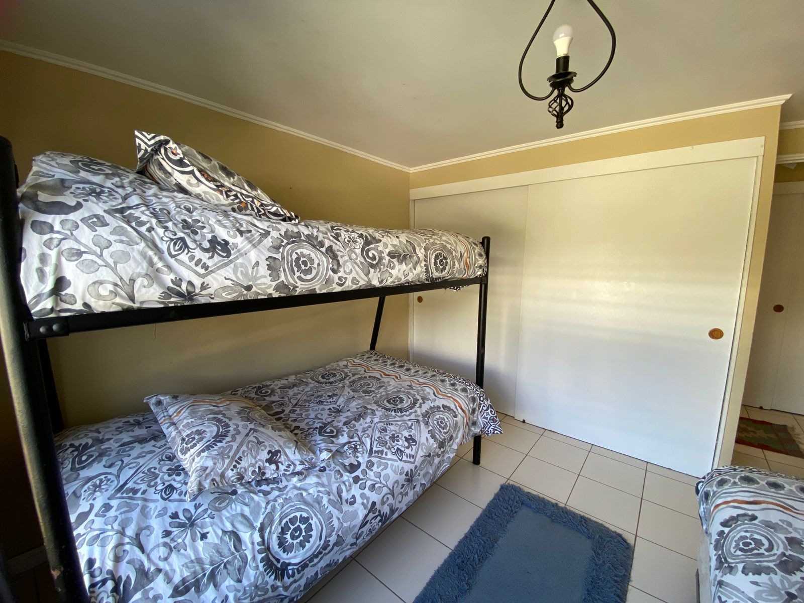 Línea 1, capacidad 7 personas, 3 dormitorios, 3 baños, edificio 12.